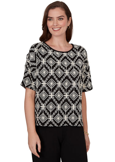 TOP *MISSY* ONYX CREW NK DORI EMBROIDERED