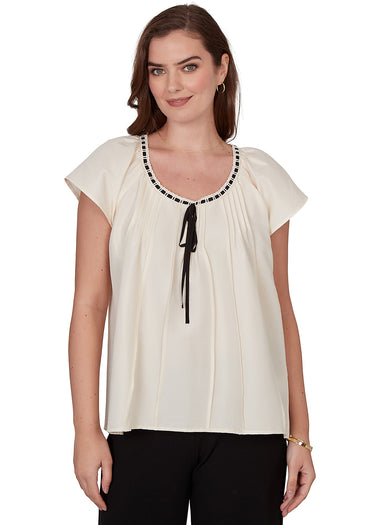 BLOUSE *MISSY* CREAM S/S SOLID W/LACING DTL