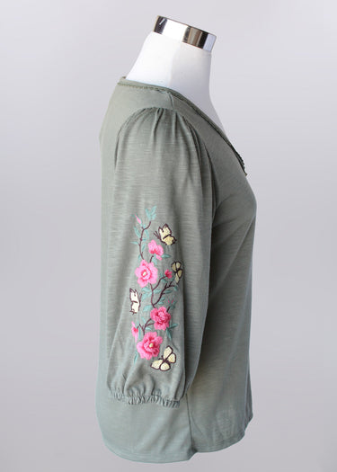 BLOUSE *MISSY* OLIVE BUTTON FRONT EMBROIDERY 3/4 SLEEVE