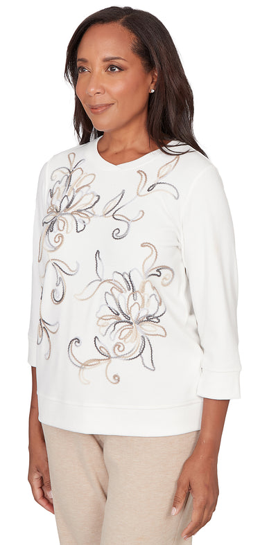 TOP *PLUS* IVORY SOUTACHE FLORAL EMBRD