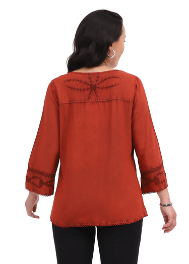 TOP *PLUS* BRICK ZINNIA ACID WASH W/EMBROIDERY 3/4 SLEEVE