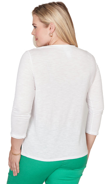 TOP *PETITE* WHITE FLORAL EMBROIDERY