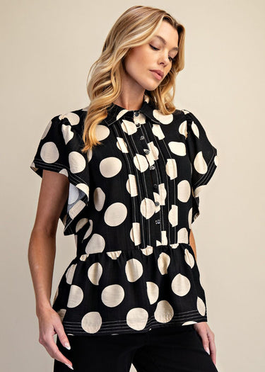 TOP *MISSY* BLACK DOT PRINT SHORT SLEEVE