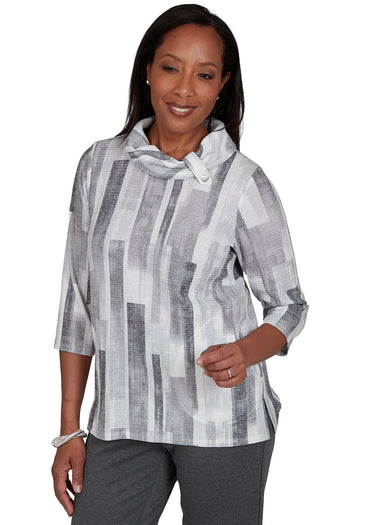 TOP *PETITE* GRAY NOVELTY BRUSHSTROKE