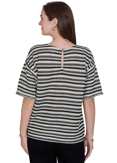 TOP *PLUS* BLACK STONE STRIPE W/FRINGE