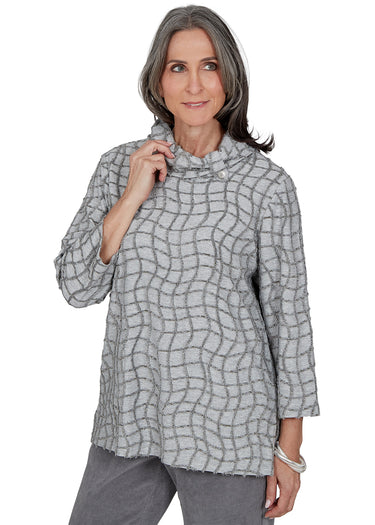TOP *PLUS* GRAY FEATHER YARN TEXTURE
