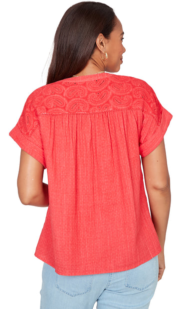 TOP *PLUS* RED PAISLEY DOUBLE GUAZE