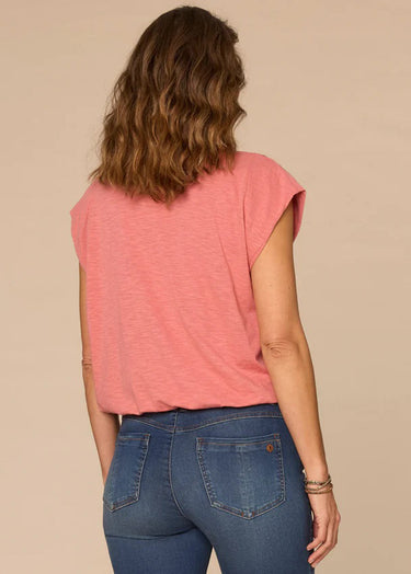 TOP *PETITE* DUSTY PAPAYA CAP SLEEVE SCREEN PRINT