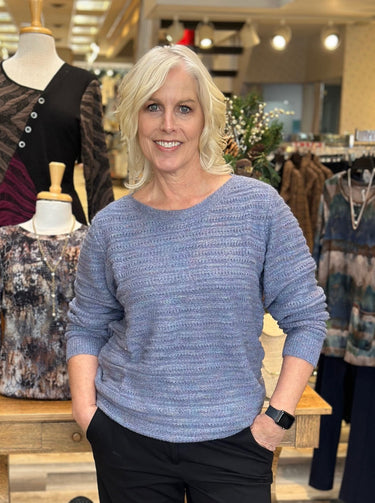 SWEATER *PETITE* MAGNOLIA TEXT SPACEDYE