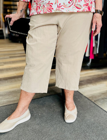 CAPRI *PLUS* SOLID W/BUTTONS