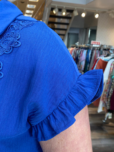TOP *MISSY* COBALT IVORY BTN FRNT AF CROCHET RUFF