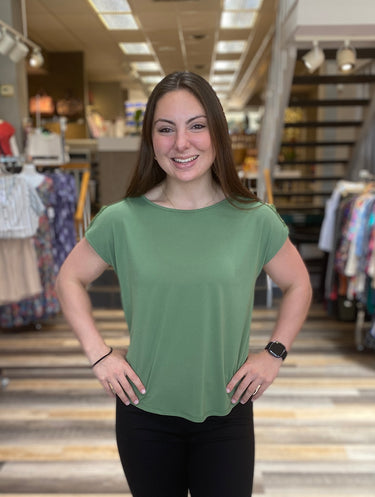 TOP MISSY MOSS CREPE W/GROMET DOLMAN SHORT SLEEVE