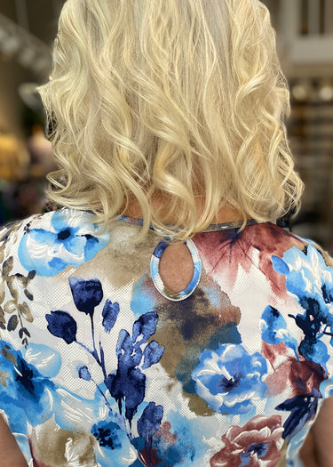 TOP *MISSY* PHANTOM BLUE GAMENIGHT FLORAL CAP SLEEVE