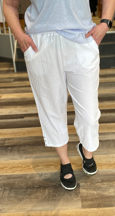 CAPRI *PLUS* BRIGHT WHITE PULL ON W/RIVETS