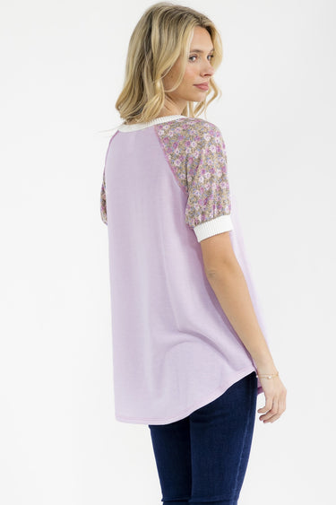 TOP *MISSY* SHORT SLEEVE LAVENDER FLORAL CONTRAST