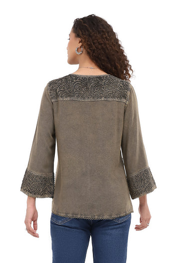 TOP *PLUS* OLIVE BLAZE ACID WASH W/EMBROIDERY 3/4 SLEEVE