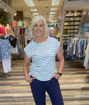 TOP *PLUS* RED NAVY SCOOP NK W/SIDE CINCH